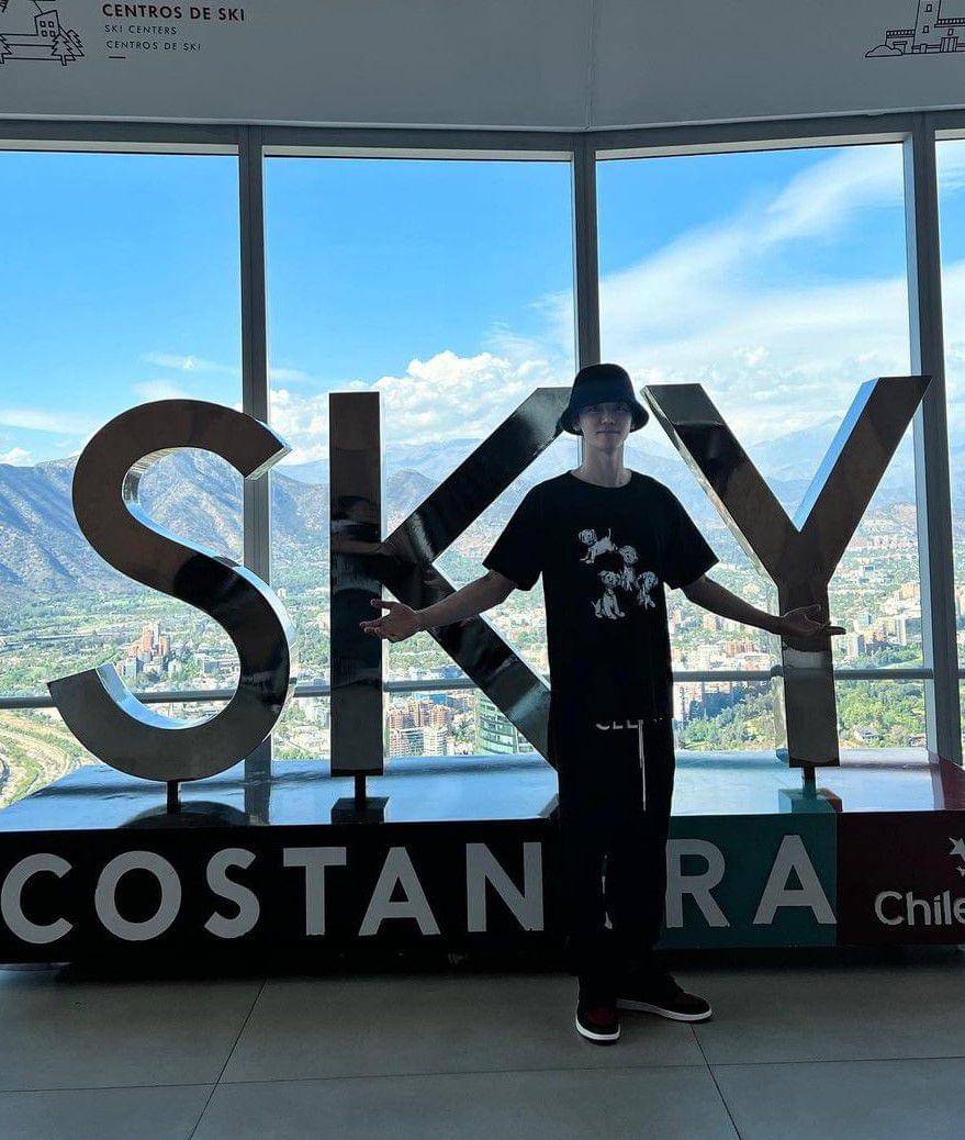 gaya outfit cowok mamba ala Jaemin NCT (instagram.com/na.jaemin0813)