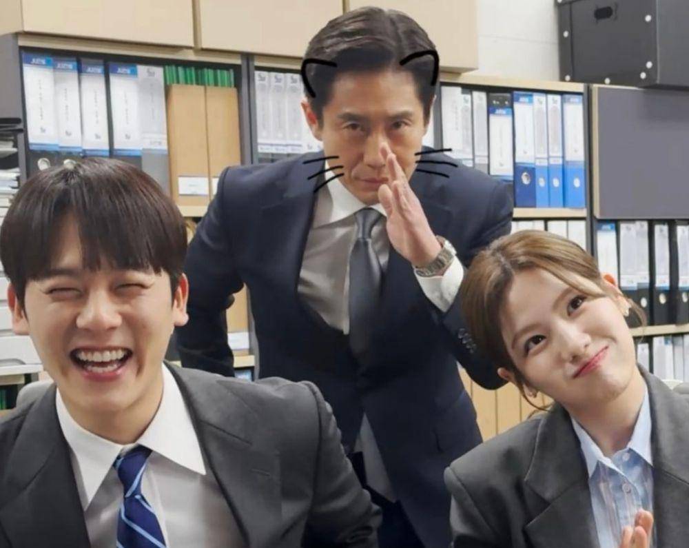 Jo A Ram, Lee Jung Ha dan Shin Ha Kyun di balik layar drama The Auditors (instagram.com/i_joaram)