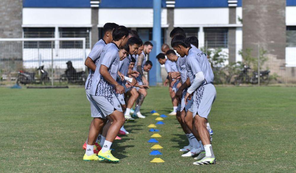Bojan Enggan Persib Tambah Pemain Meski Manajemen Meminta