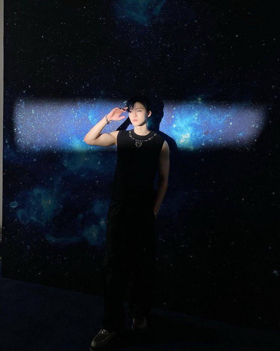 gaya outfit cowok mamba ala Jaemin NCT (instagram.com/na.jaemin0813)