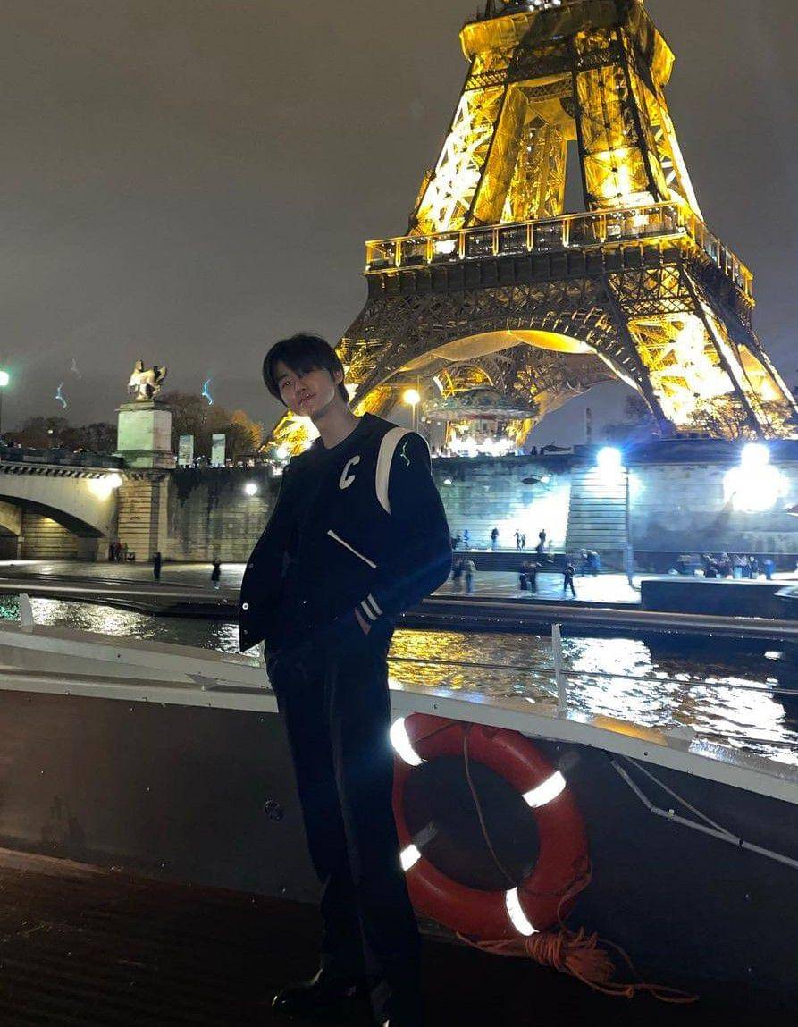 gaya outfit cowok mamba ala Jaemin NCT (instagram.com/na.jaemin0813)