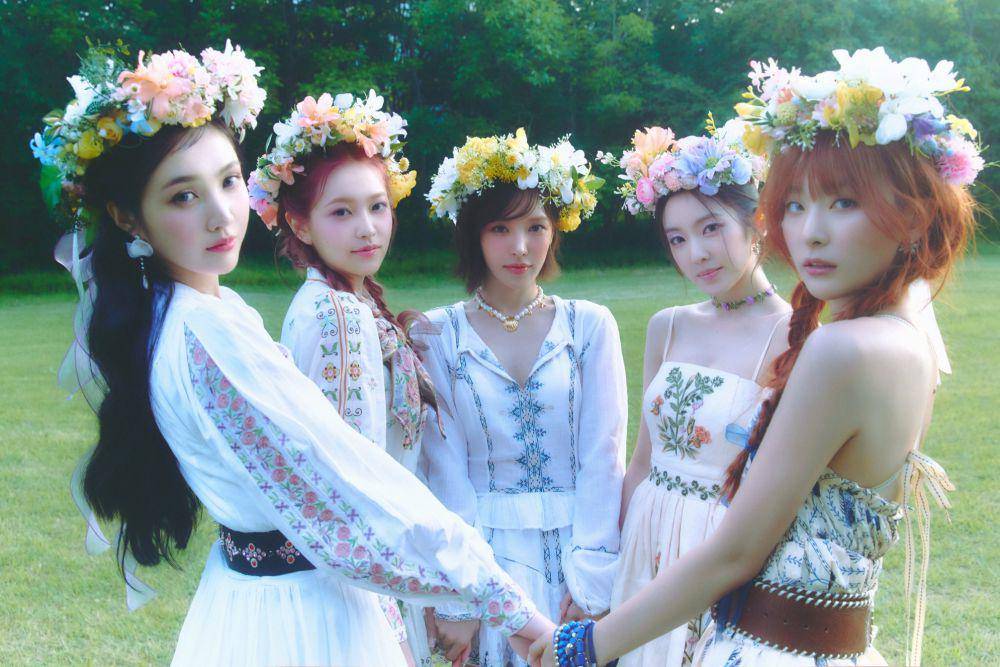 Red Velvet (twitter.com/RVsmtown)