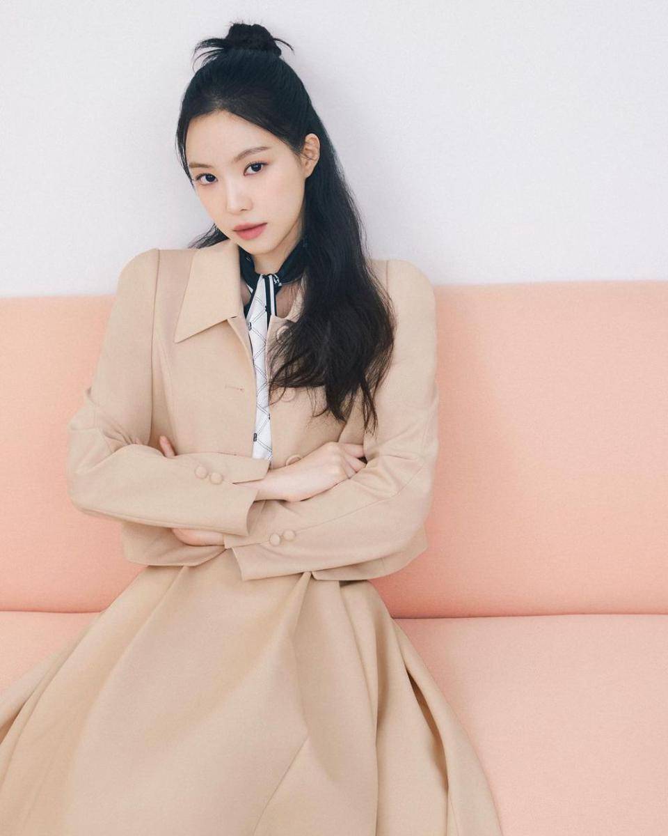 Potret Son Na Eun (instagram.com/marcellasne_)