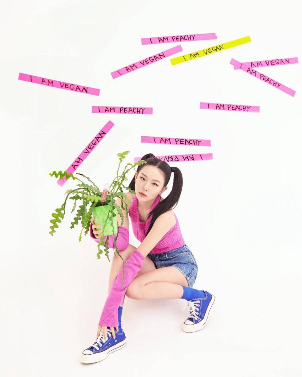 ide outfit serba pink ala Seulgi Red Velvet (instagram.com/hi_sseulgi)