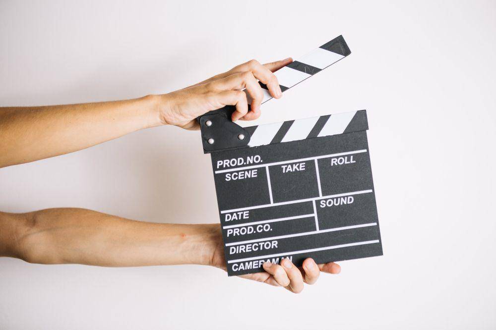 ilustrasi clapperboard (freepik.com/freepik)