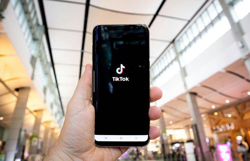 ilustrasi menggunakan aplikasi TikTok (unsplash.com/Olivier Bergeron)