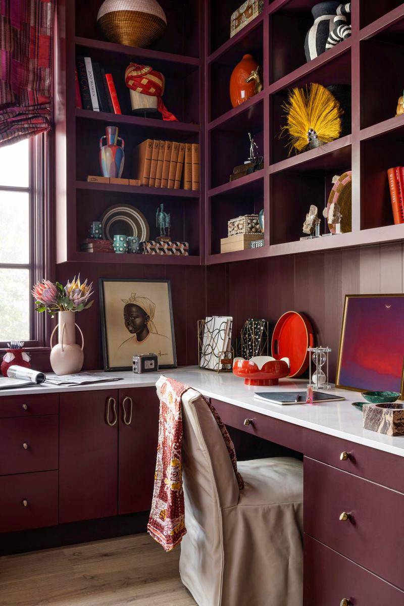 rekomendasi warna dinding kamar tidur (housebeautiful.com/Rustic White Photography)