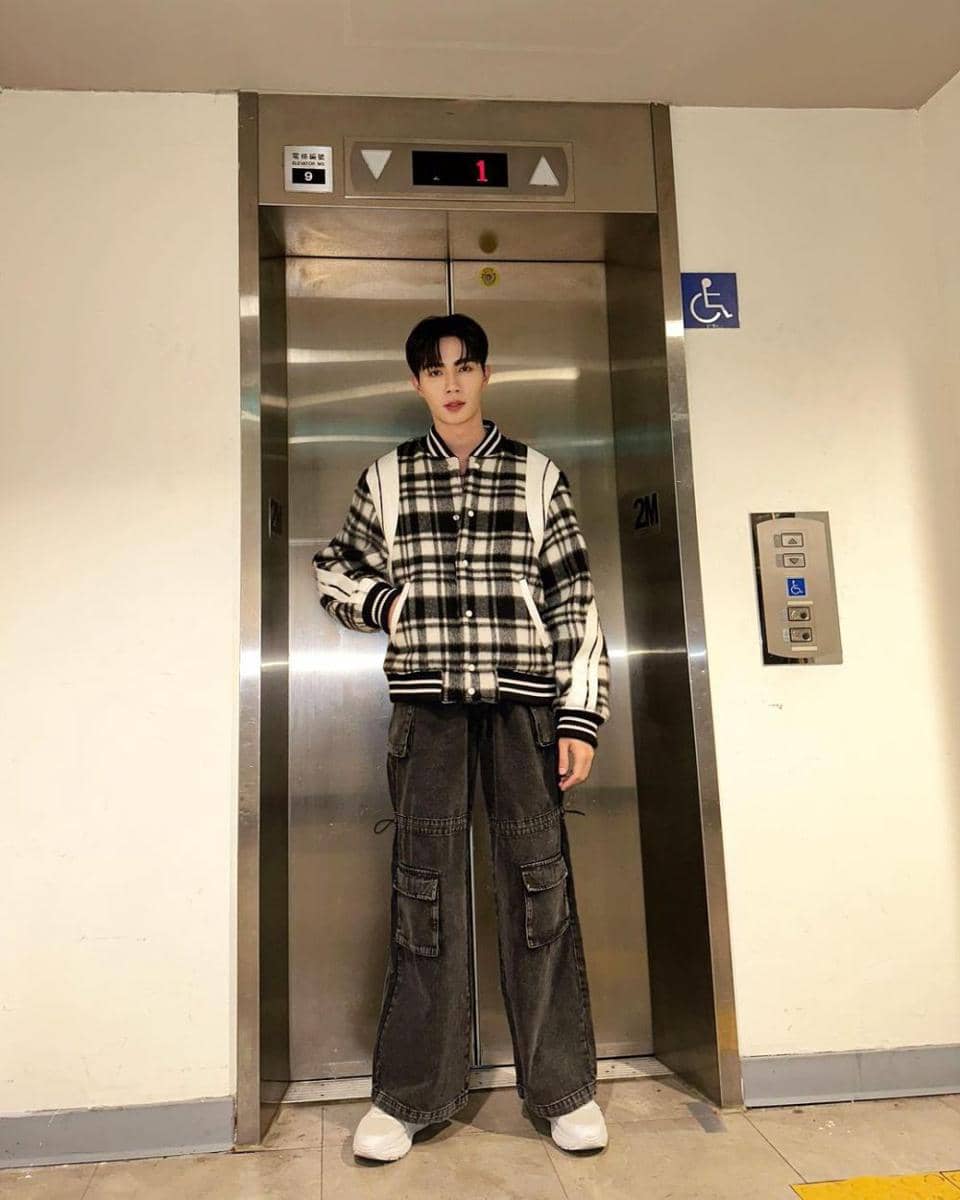 Zee Pruk (instagram.com/zeepruk)