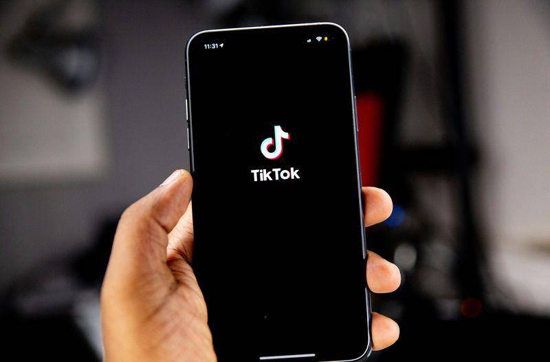 ilustrasi menggunakan aplikasi TikTok (unsplash.com/Solen Feyissa)