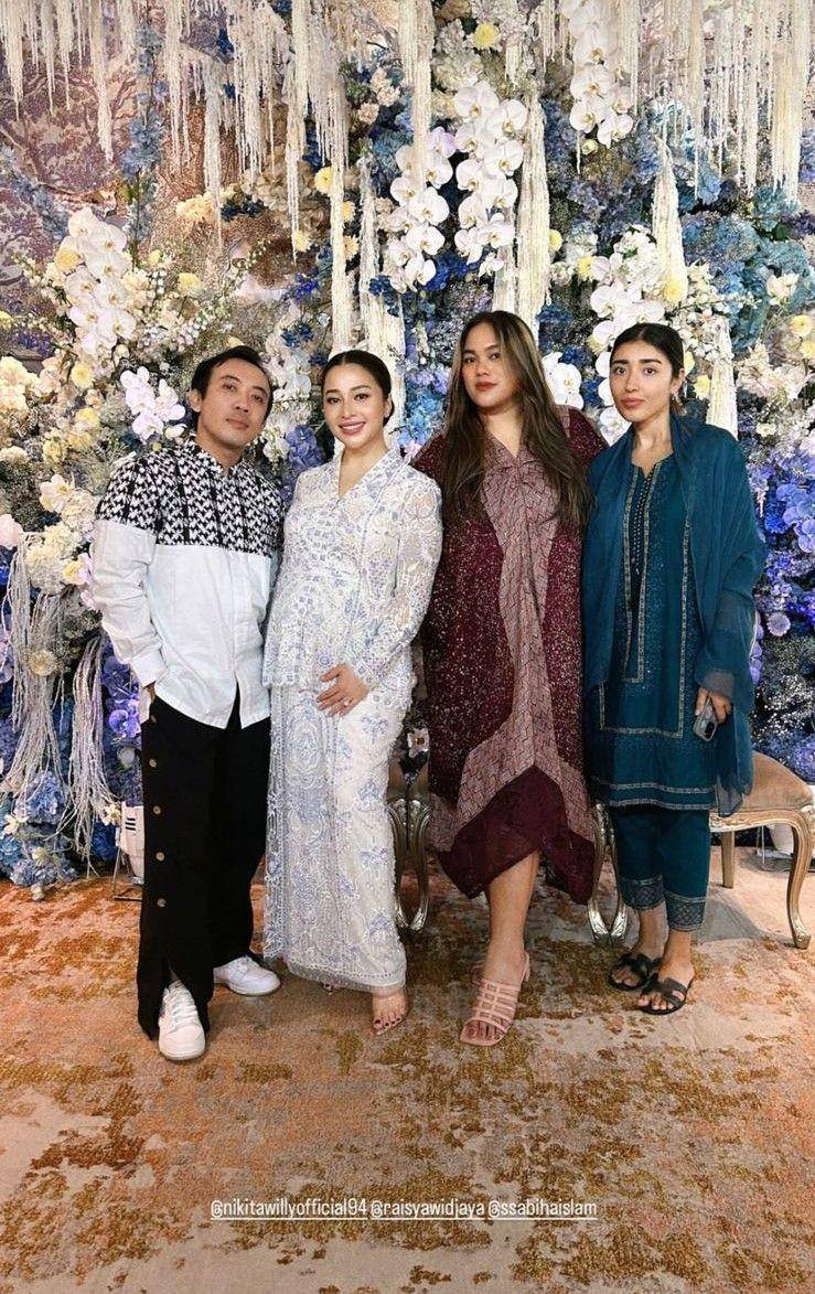Gaya Makeup dan Busana Nikita Willy di Acara 4 Bulanan (instagram.com/cupezious)