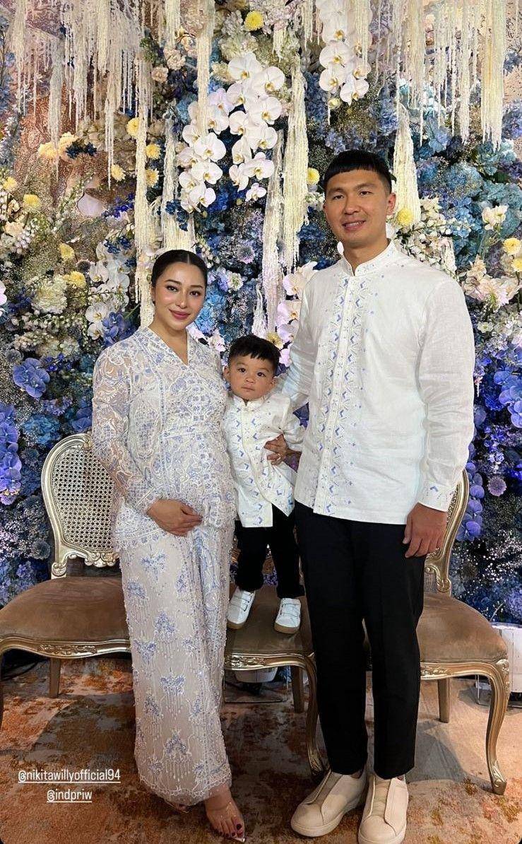 Gaya Makeup dan Busana Nikita Willy di Acara 4 Bulanan (instagram.com/cupezious)