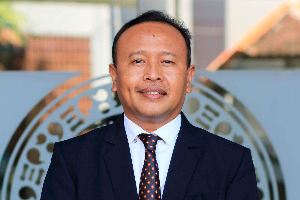 Listiyono Santoso, Dosen FIB Unair (scholar.unair.ac.id)