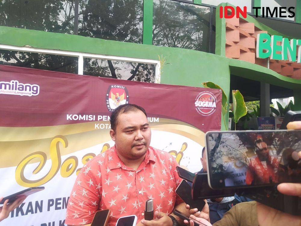 Ketua KPU Kota Cimahi, Anzhar (Rizki/IDN Times)