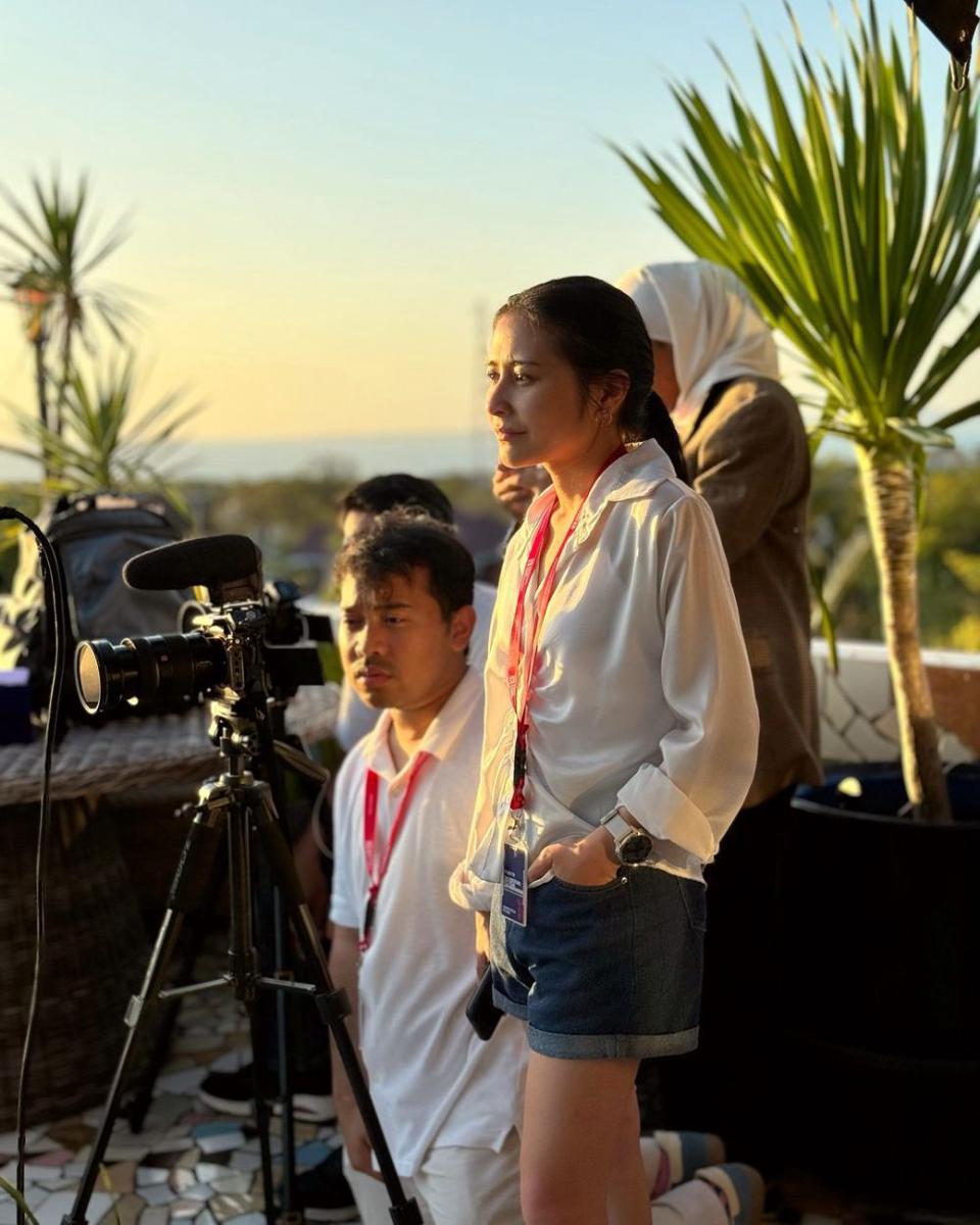 potret Prilly Latuconsina syuting program digital FFI 2024 di Kupang (instagram.com/prillylatuconsina96)