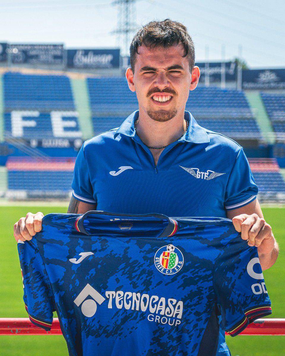 Alex Sola (instagram.com/getafecf dan aleexsolaa)