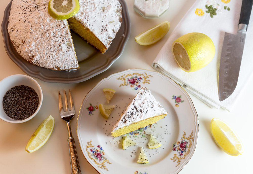 Resep Cake Lemon Yoghurt 3 Telur yang Segar dan Moist Banget