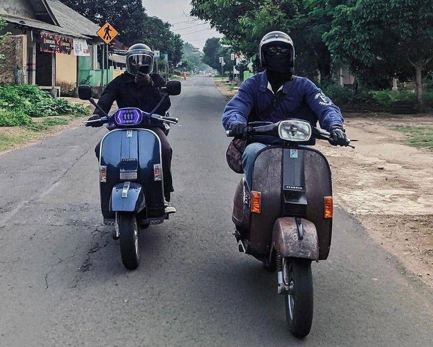 ilustrasi berkendara Vespa PS dan PX (instagram.com/_terscoot)