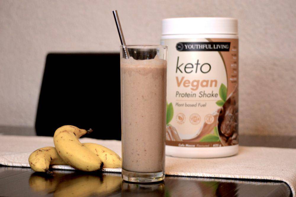 ilustrasi choco banana smoothies ala King William Chocolate (unsplash.com/FitNish Media)