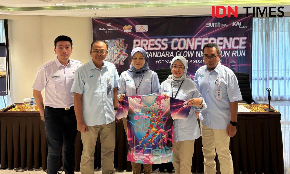Nikmati Malam di Jogja Sembari Ikut Lari KAI Bandara Glow Night Run
