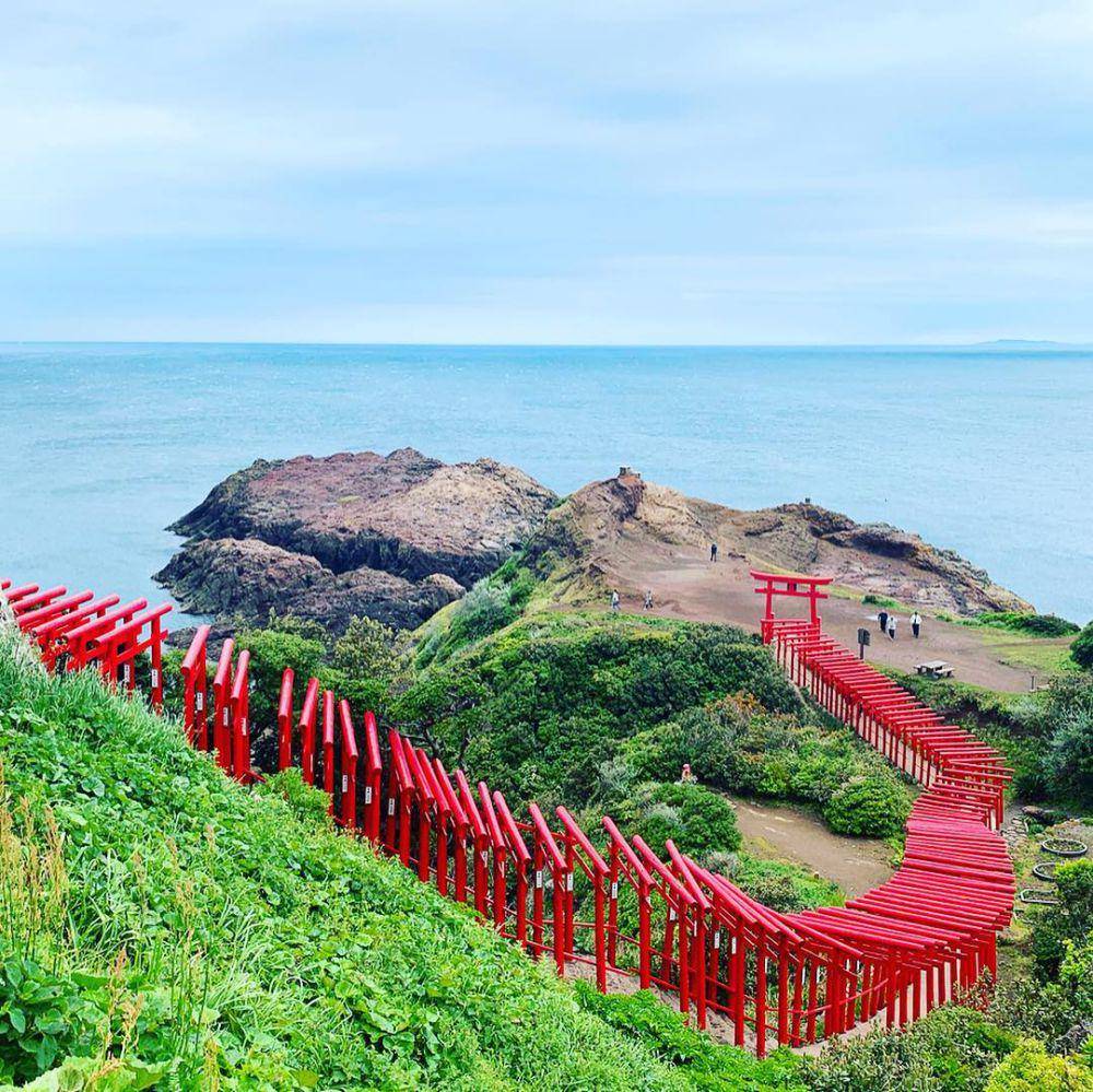 Motonosumi Inari Temple (instagram.com/triptommi)