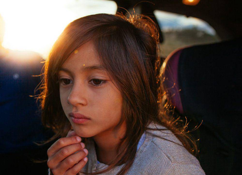 ilustrasi anak termenung (unsplash.com/Joseph Gonzalez)