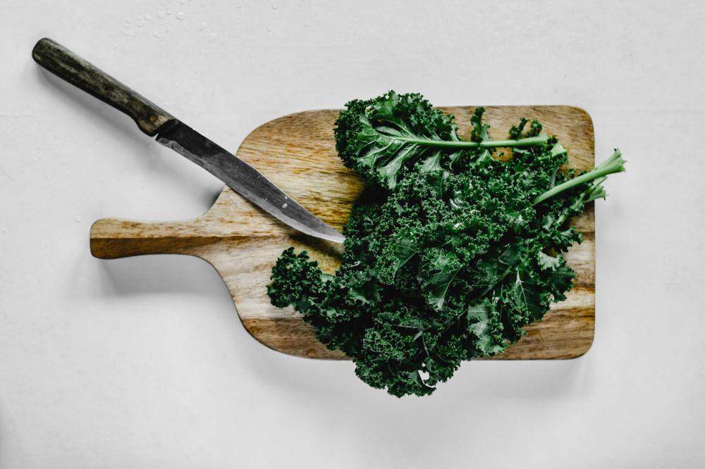ilustrasi sayur kale (pexels.com/Eva Bronzini)