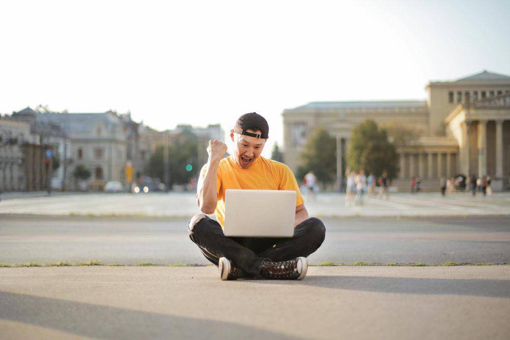 Bekerja freelance (pexels.com/Andrea Piacquadiol