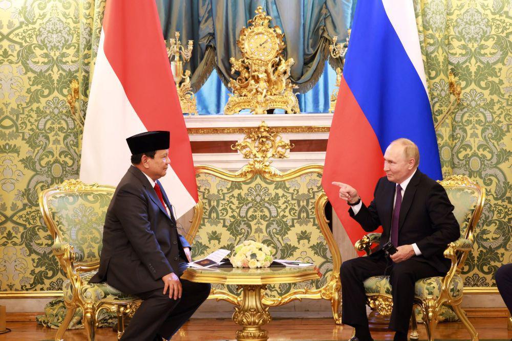 Pertemuan antara Prabowo Subianto dan Vladimir Putin. (dok. Tim Komunikasi Prabowo)