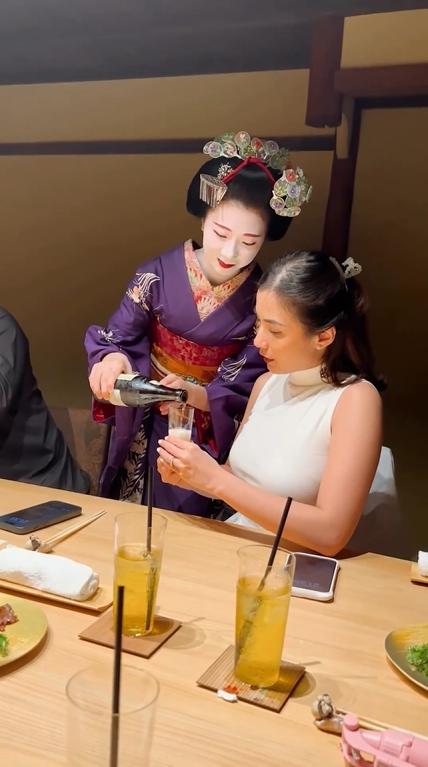 Chelsea Olivia dan Glenn rayakan ultah dan anniversary dengan Geisha (instagram.com/glennalinskie)