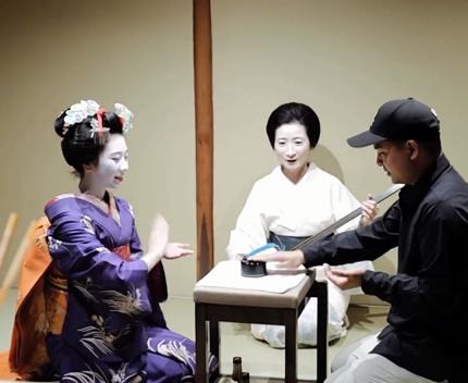 Chelsea Olivia dan Glenn rayakan ultah dan anniversary dengan Geisha (instagram.com/glennalinskie)