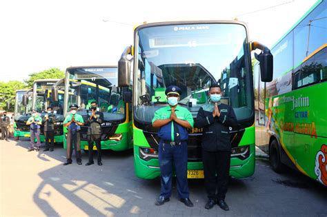 Bus Trans Jatim Dilempari Oli di Bangkalan