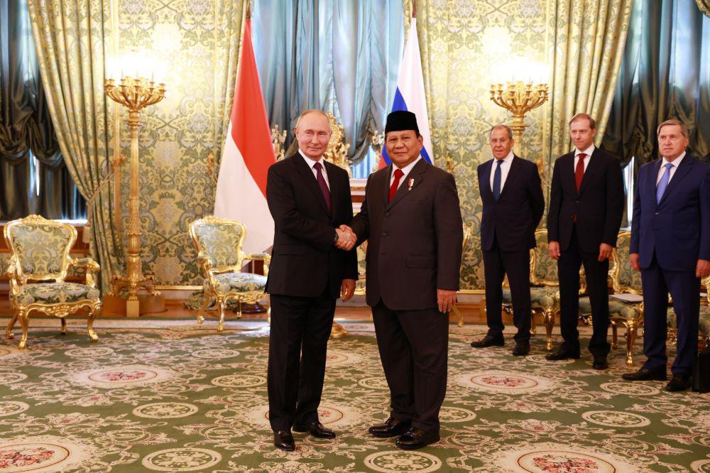 Pertemuan antara Prabowo Subianto dan Vladimir Putin. (dok. Tim Komunikasi Prabowo)