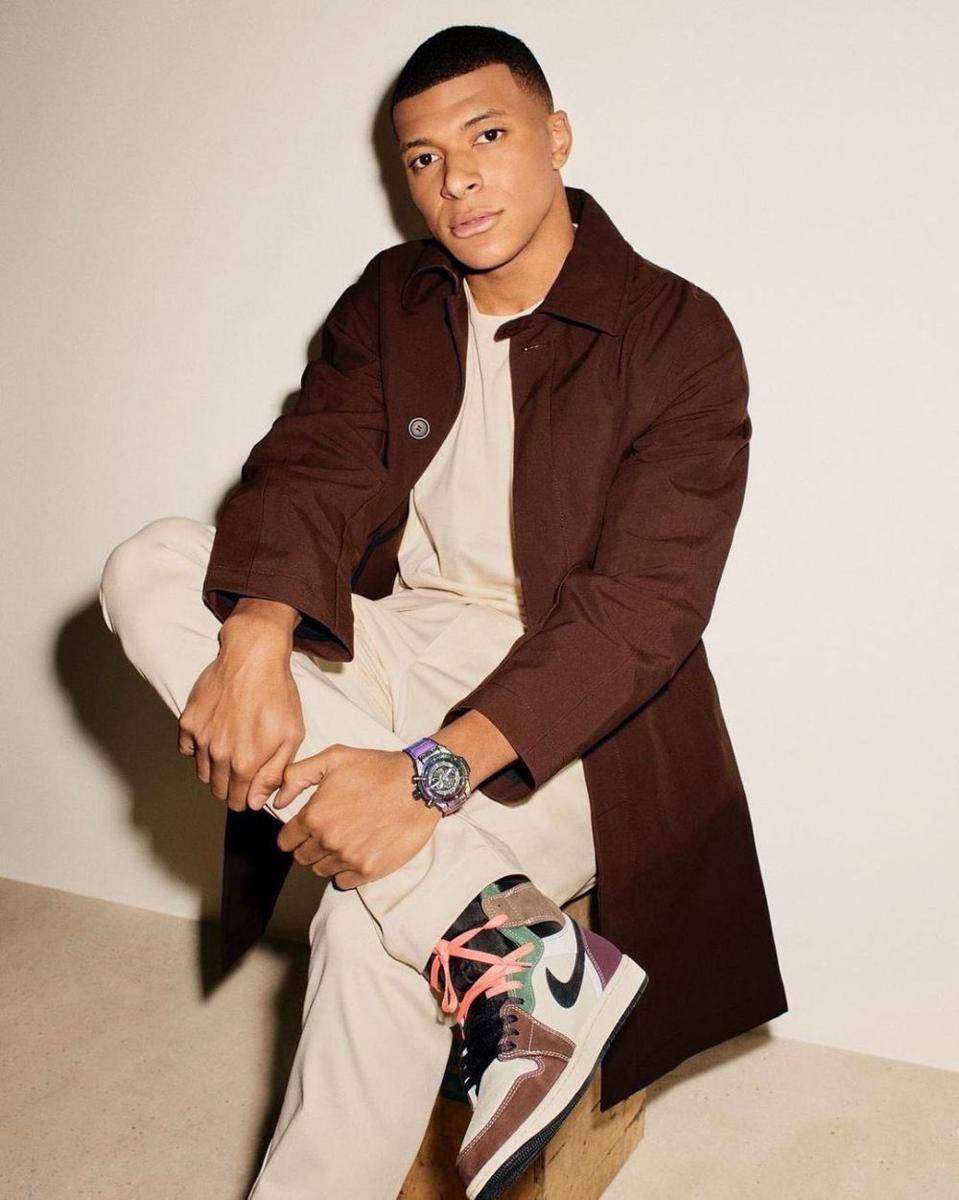 ragam layering style ala Kylian Mbappe (instagram.com/k.mbappe)