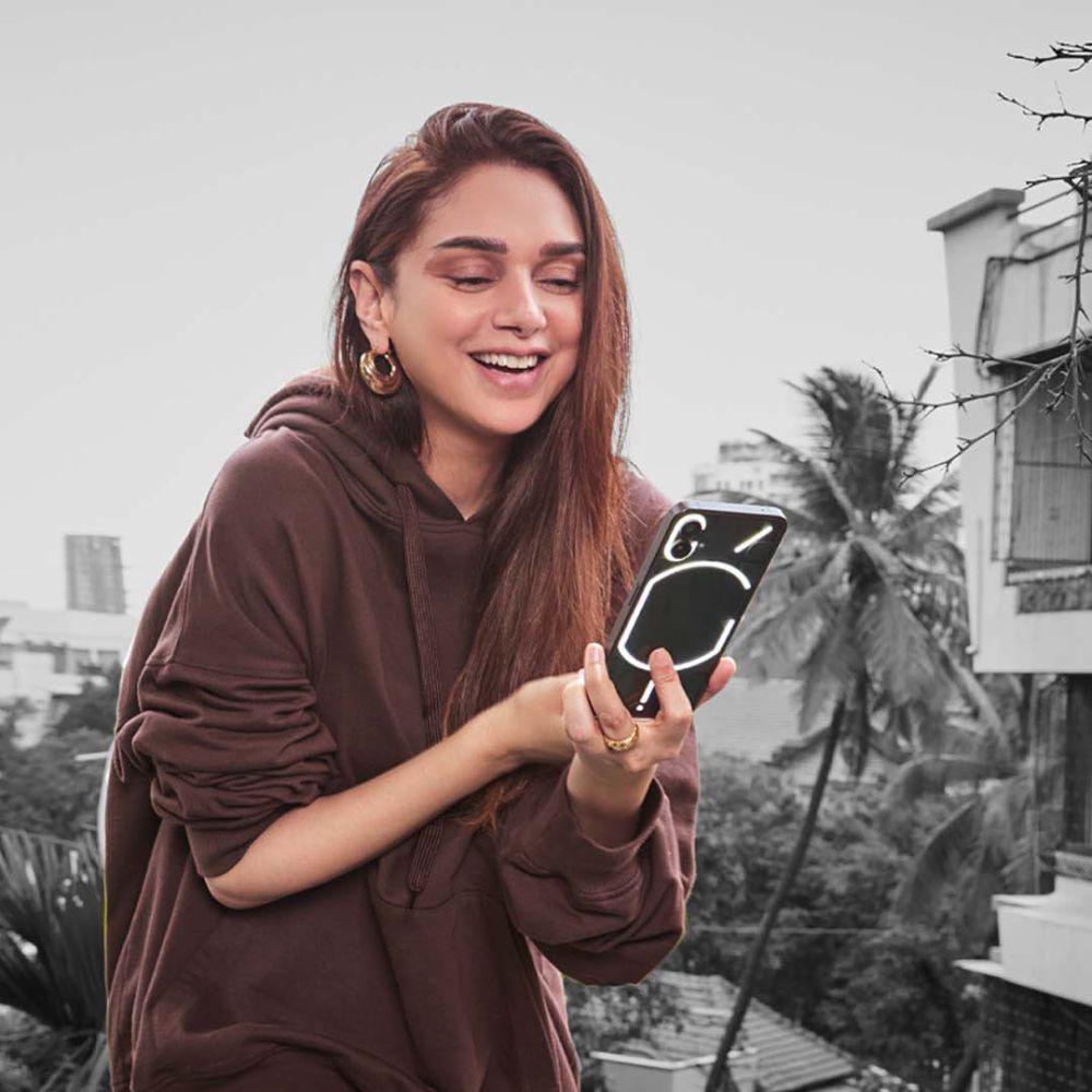 ide outfit oversize ala Aditi Rao Hydari (instagram.com/aditiraohydari)