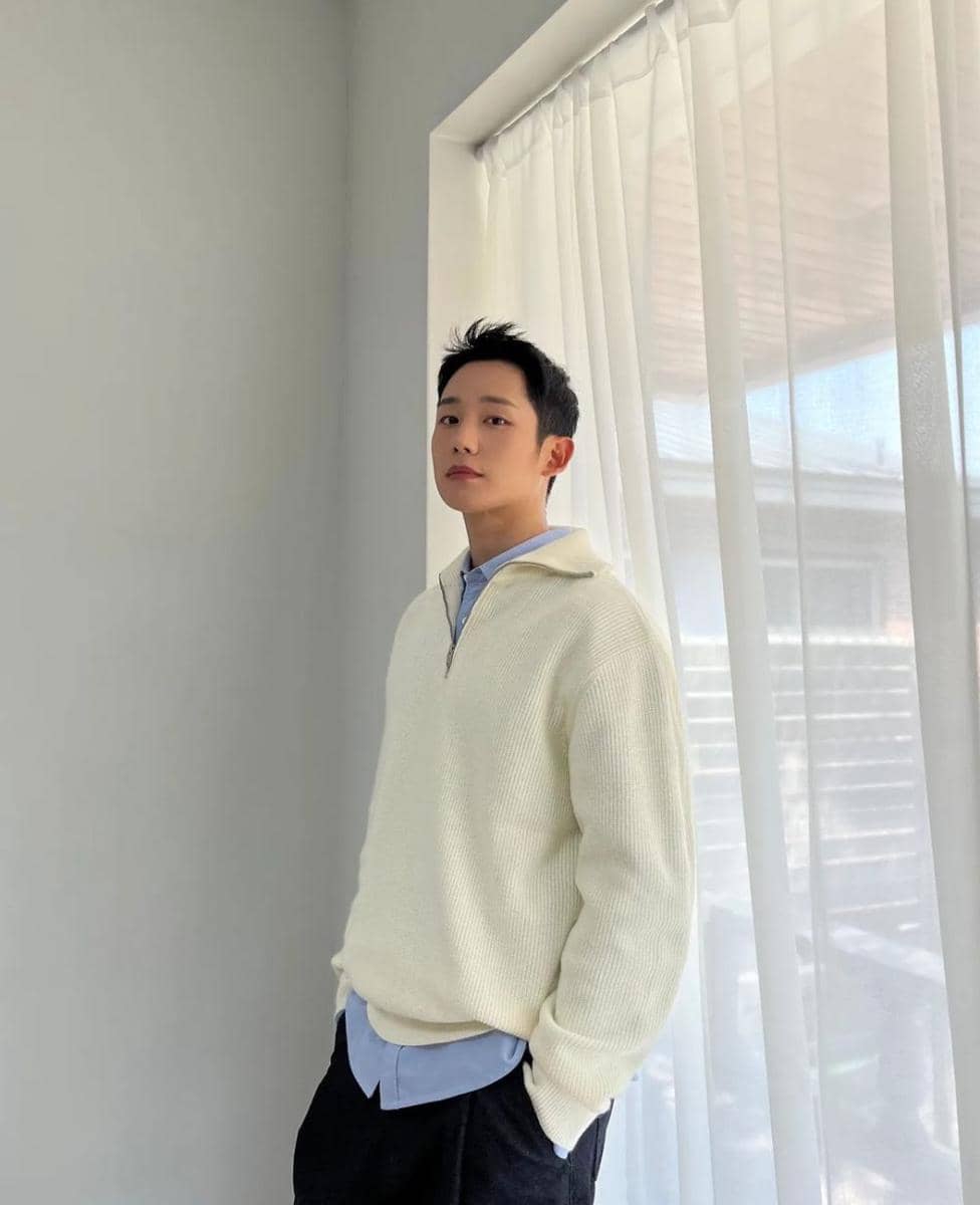 Jung Hae In (instagram.com/holyhaein)