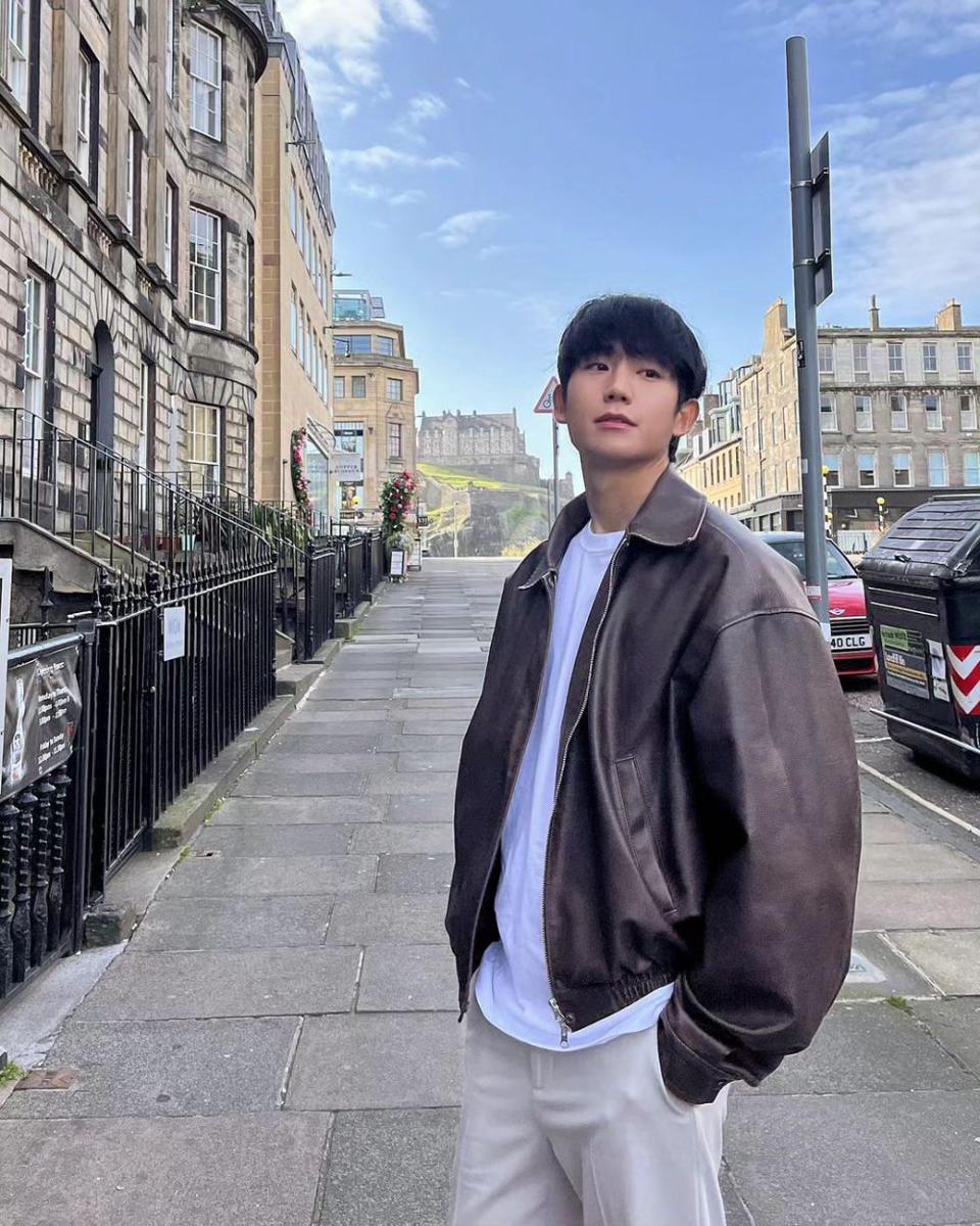Jung Hae In (instagram.com/holyhaein)