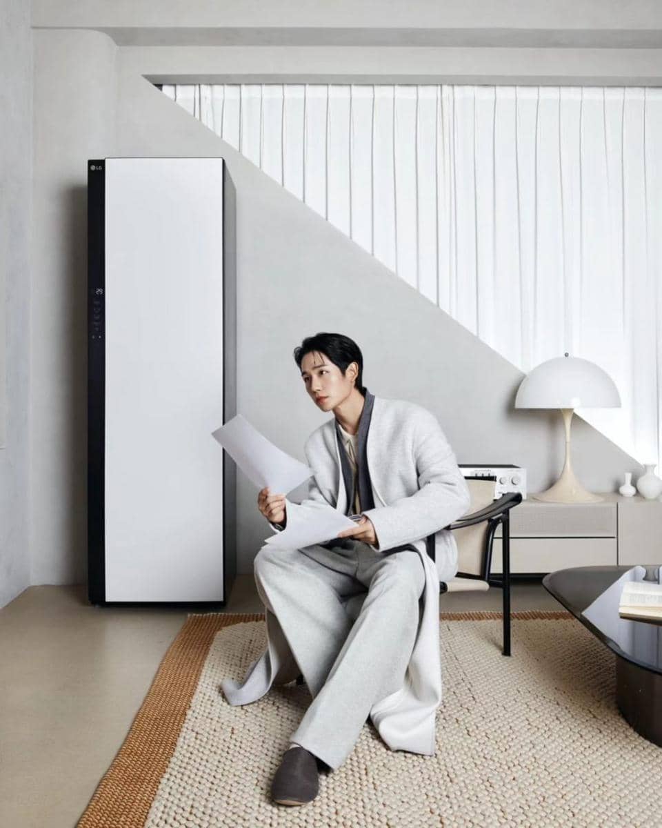 Jung Hae In (instagram.com/holyhaein)