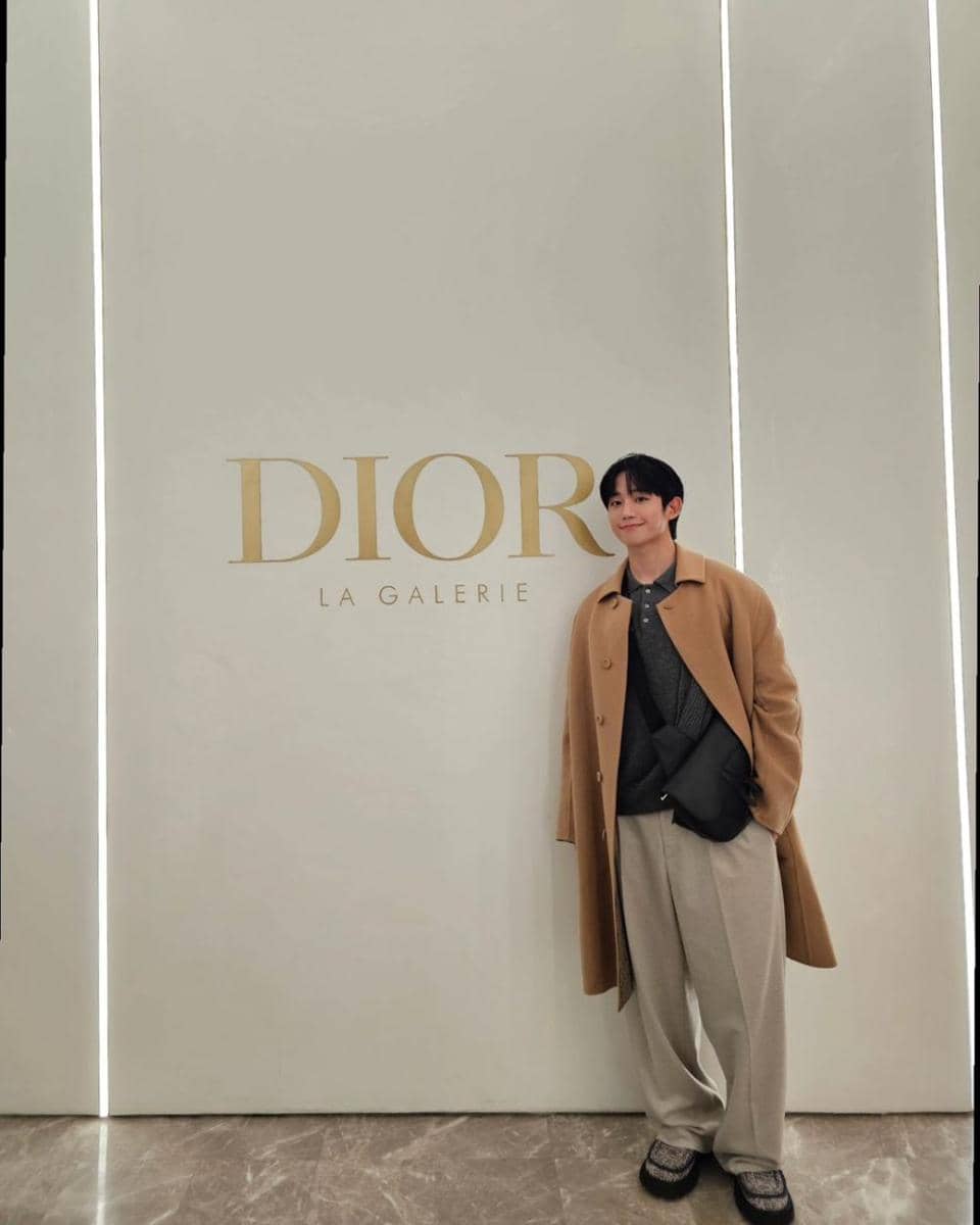 Jung Hae In (instagram.com/holyhaein)
