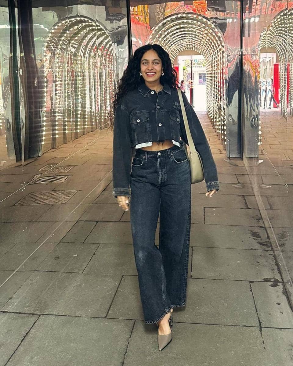 ide outfit one set ala Radhi Devlukia (instagram.com/radhidevlukia)