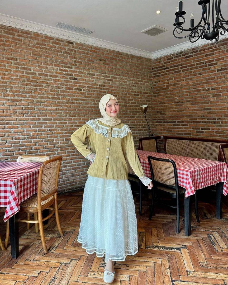 Intan Ghazella (instagram.com/intanghazll_)
