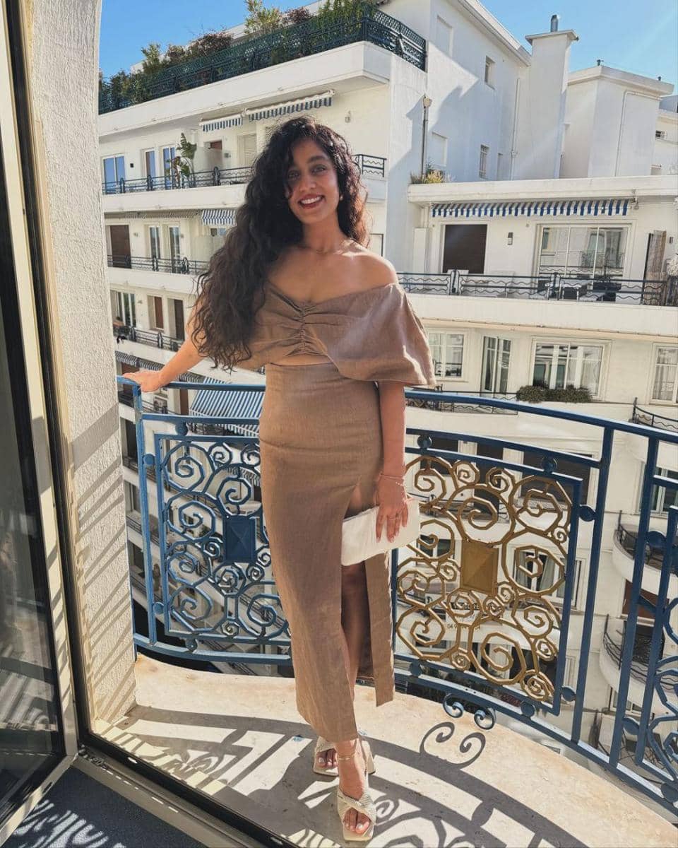 ide outfit one set ala Radhi Devlukia (instagram.com/radhidevlukia)