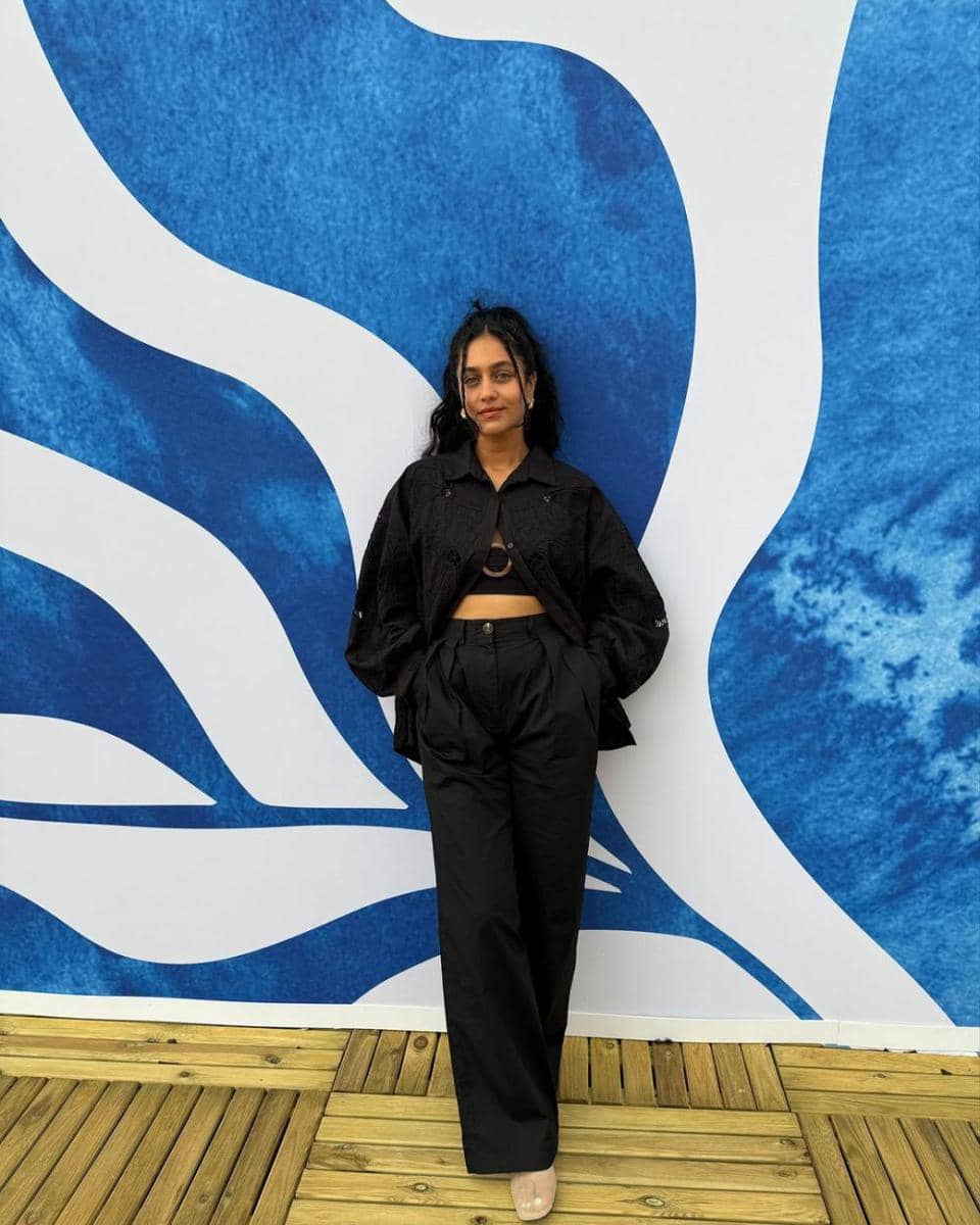 ide outfit one set ala Radhi Devlukia (instagram.com/radhidevlukia)