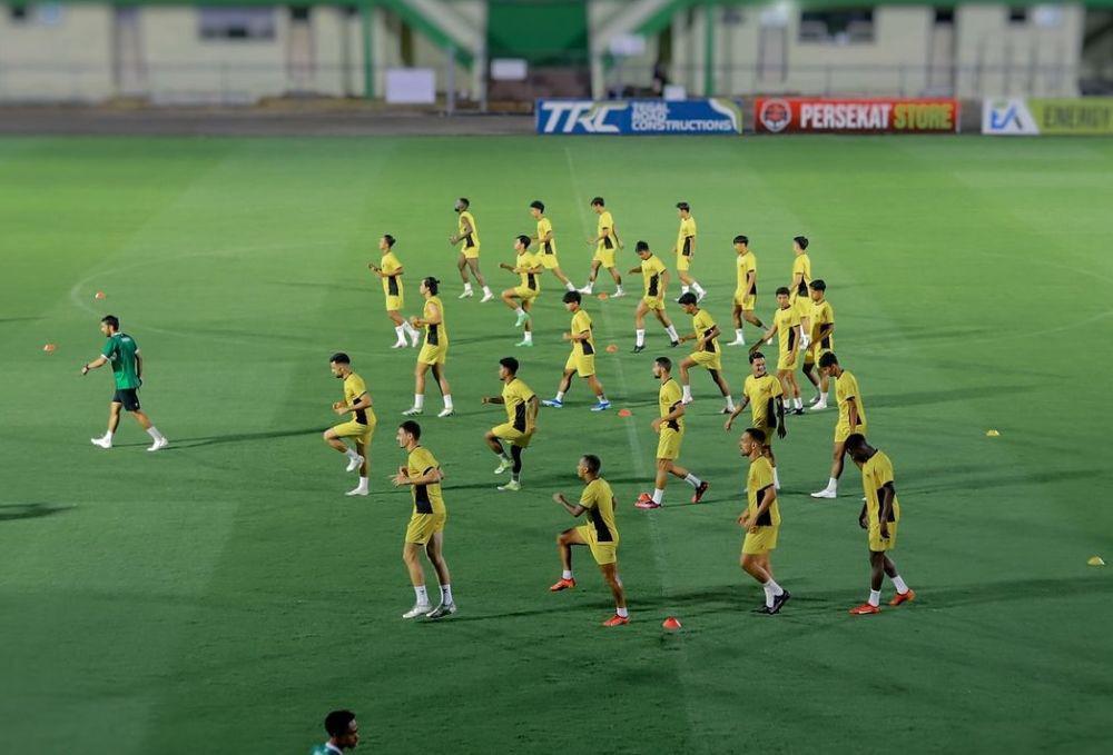 Pemain PSIS Semarang melakukan persiapan jelang latih tanding lawan Persekat Tegal yang akan digelar di Stadion Tri Sanja Tegal, Sabtu (3/8/2024). (Instagram/@psisfcofficial)