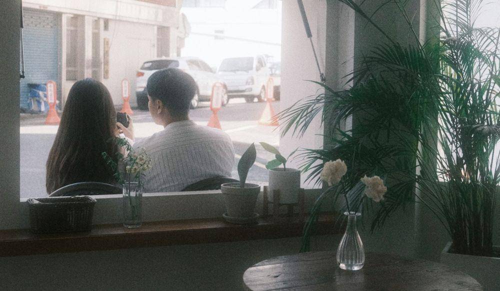 Ilustrasi pasangan (unsplash.com/COSMOH LOVE)