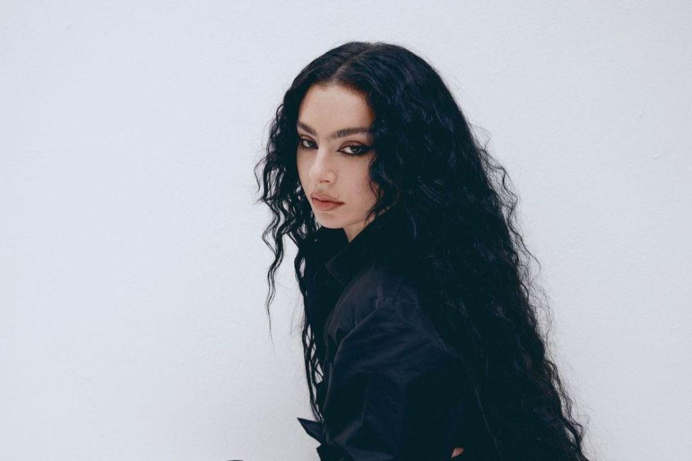 Lirik Lagu 360 - Charli XCX, Viral Banget
