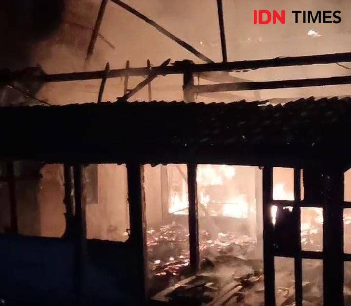 Winarno (37), warga Kedungharjo Matingan Ngawi tewas terjebak di dalam rumahnya yang terbakar. IDN Times/ Riyanto.