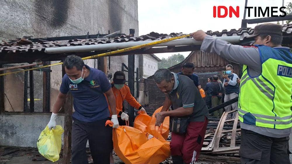 Pria di Ngawi Tewas Terjebak dalam Rumahnya yang Terbakar