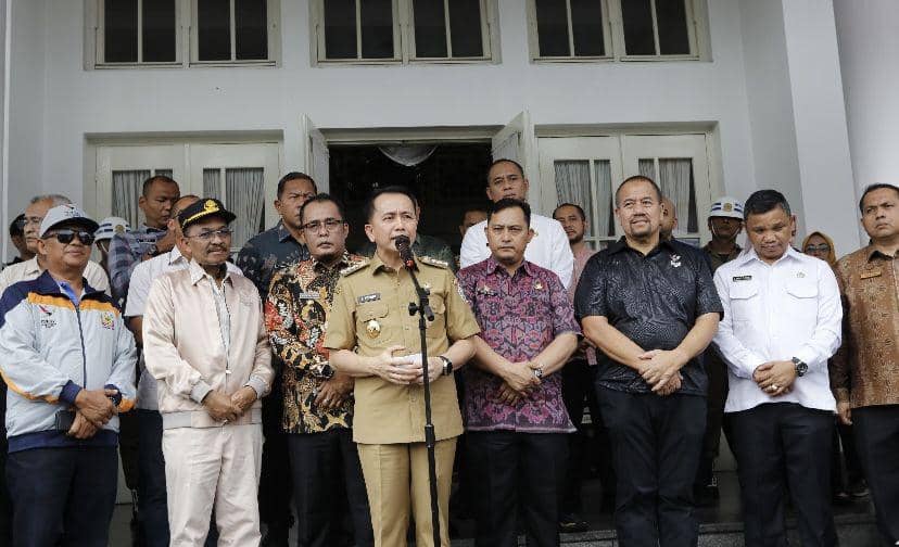 PJ Gubernur Sumut Agus Fathoni bersama Wakil Wali Kota Medan Aulia Rachman (Dok. Khairil Umri)