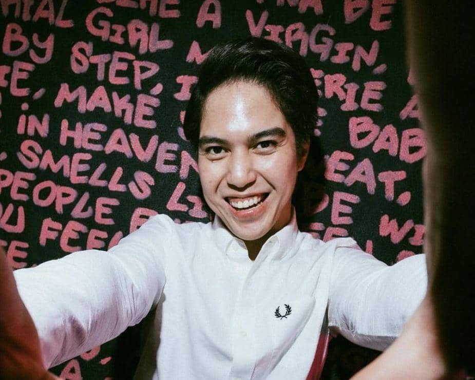 Biodata dan Profil El Rumi dan Daftar Karyanya | IDN Times