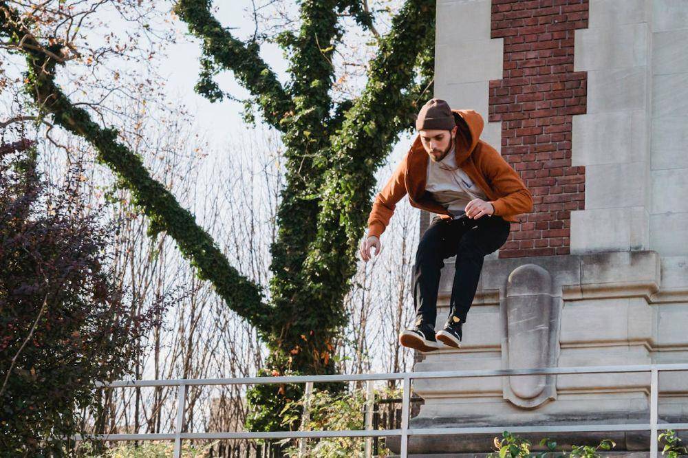 ilustrasi parkour (pexels.com/mary taylor)